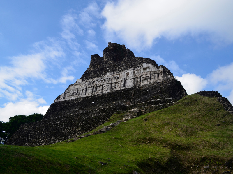 Plac Majów w Xunantunich